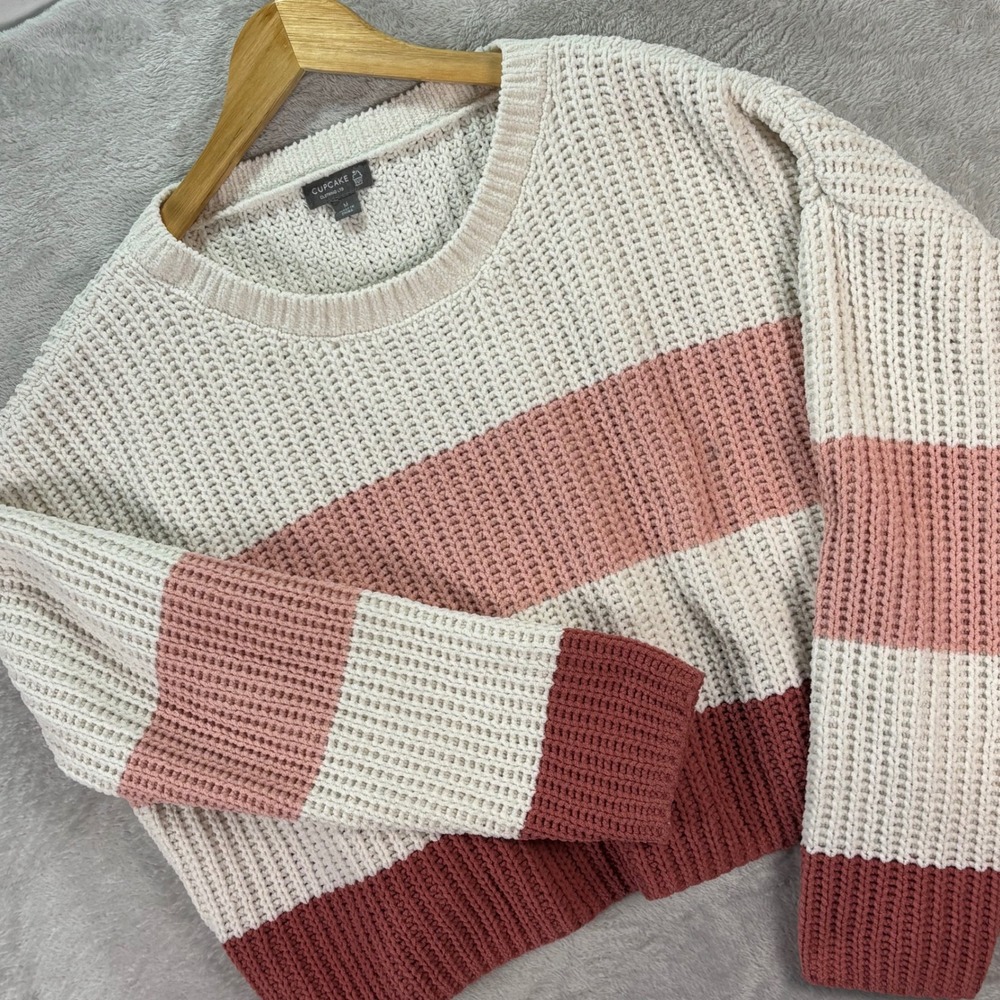 Cupcake Clothing LTD Women's M Color Block Knit Sweater Cream Cropped Pullover